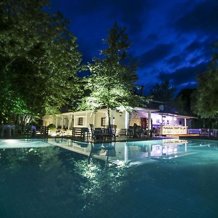 Gefyri Hotel Коница Екстериор снимка