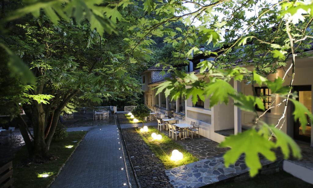 Gefyri Hotel Коница Екстериор снимка